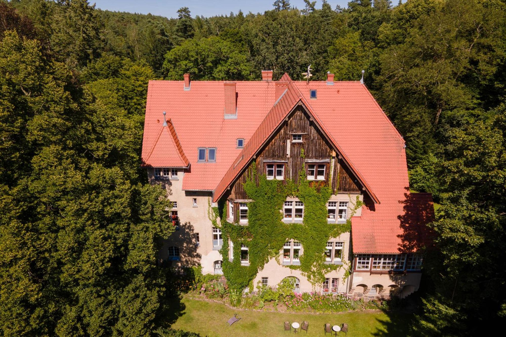 Palac Mysliwski Orle Solutions Miroslawiec Exterior photo